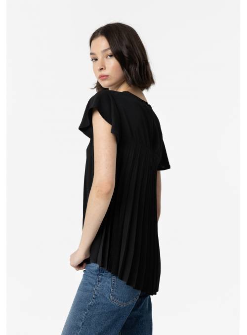 BLUSA KARA NEGRA